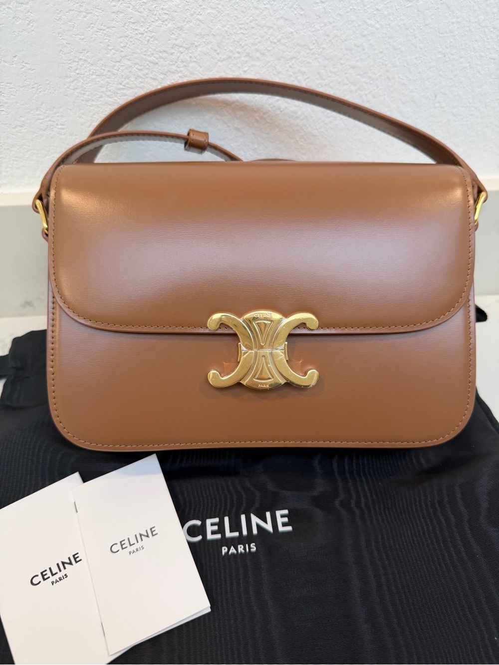 NEW CELINE CLASSIQUE TRIOMPHE BAG IN SHINY CALFSKIN IN TAN/GOLD HARDWARE